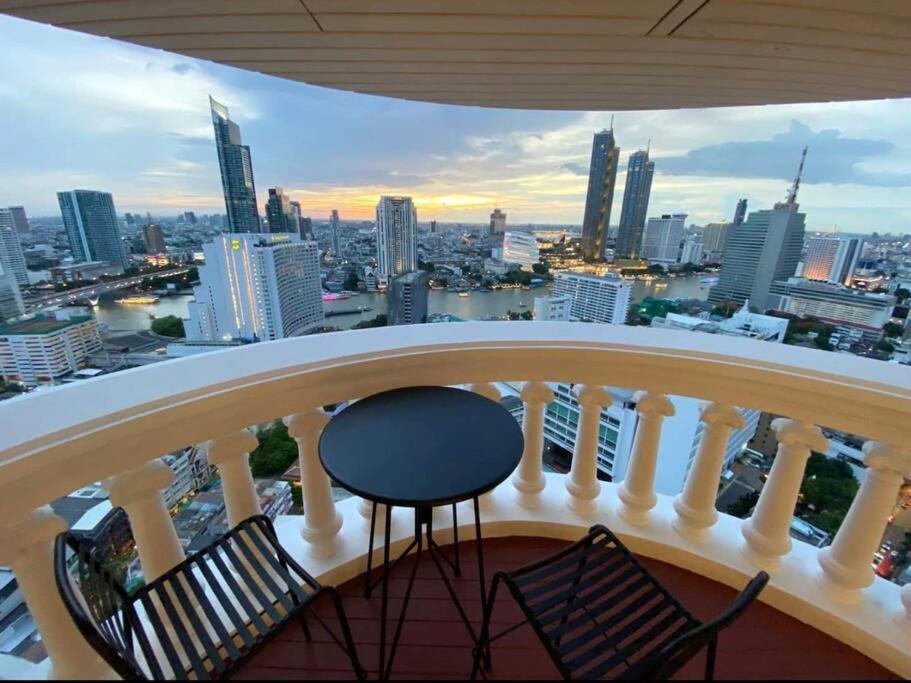 Central Bangkok, 5 Stars River View & Characteristic Decor 외부 사진
